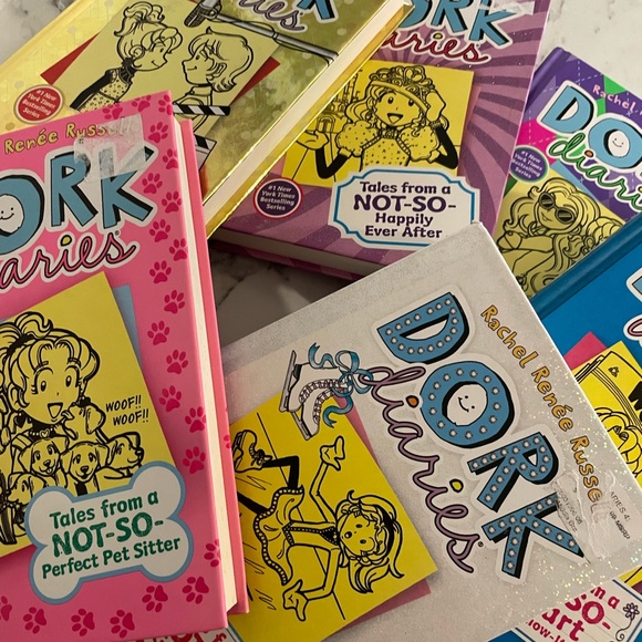 Dork diaries books 4,5,7,8,10,11 - Picture 3 of 6